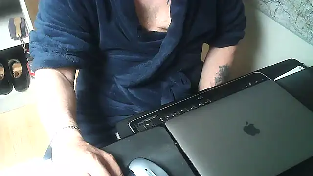 Snapshot of DUDURA@xh chatting on 03/22/26, 10:29 DUDURAxh online show from 03/22/26, 10:29