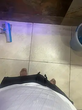 Snapshot of luciferdxm5 chatting on 01/26/25, 04:30 luciferdxm5 online show from 01/26/25, 04:30