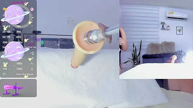 Snapshot of sofi_velez chatting on 02/04/25, 01:34 sofi velez online show from 02/04/25, 01:34