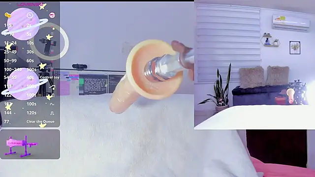 Snapshot of sofi_velez chatting on 02/16/25, 01:25 sofi velez online show from 02/16/25, 01:25