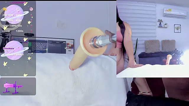 Snapshot of sofi_velez chatting on 02/19/25, 01:29 sofi velez online show from 02/19/25, 01:29