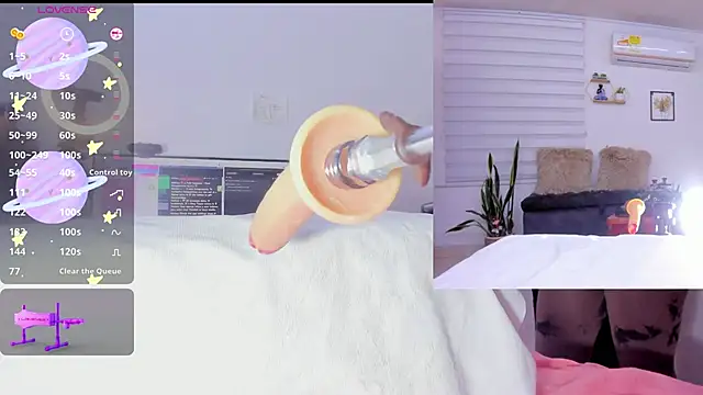 Snapshot of sofi_velez chatting on 02/22/25, 01:22 sofi velez online show from 02/22/25, 01:22