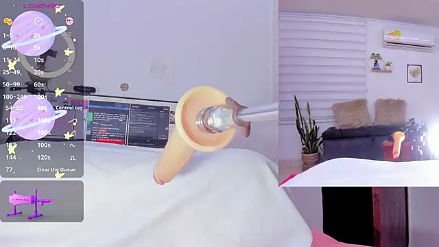 Snapshot of sofi_velez chatting on 03/17/25, 04:29 sofi velez online show from 03/17/25, 04:29