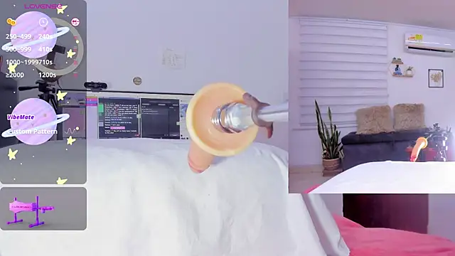 Snapshot of sofi_velez chatting on 03/22/25, 01:32 sofi velez online show from 03/22/25, 01:32