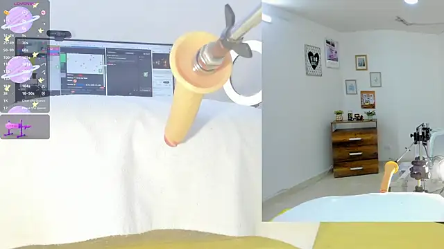 Snapshot of sofi_velez chatting on 09/15/25, 05:24 sofi velez online show from 09/15/25, 05:24