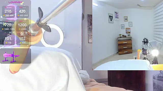 Snapshot of sofi_velez chatting on 09/23/25, 05:16 sofi velez online show from 09/23/25, 05:16