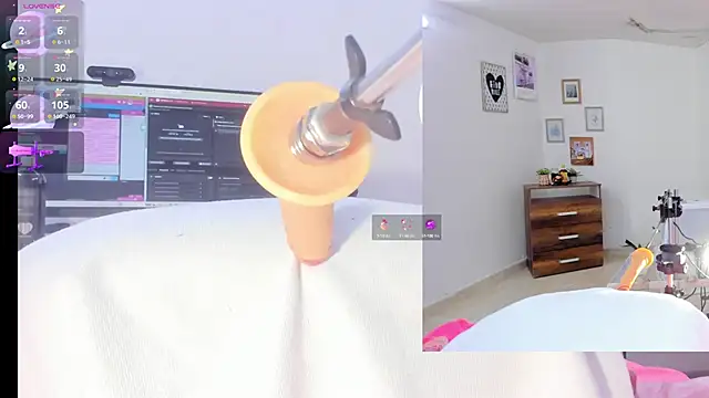 Snapshot of sofi_velez chatting on 10/01/25, 05:19 sofi velez online show from 10/01/25, 05:19