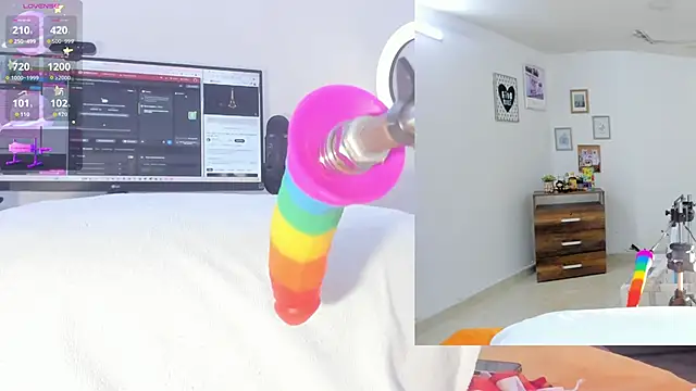 Snapshot of sofi_velez chatting on 10/03/25, 05:21 sofi velez online show from 10/03/25, 05:21