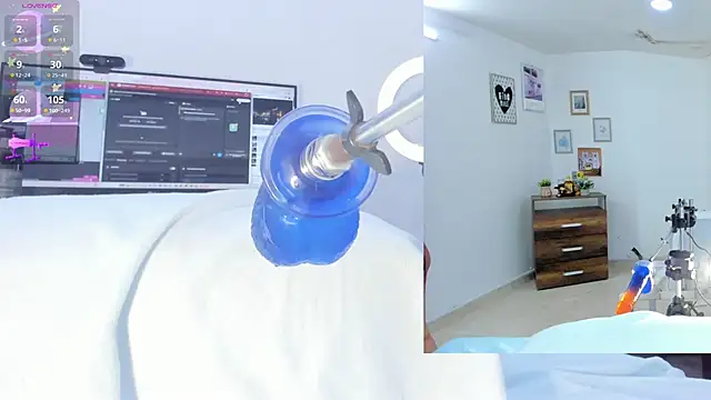 Snapshot of sofi_velez chatting on 10/06/25, 05:21 sofi velez online show from 10/06/25, 05:21