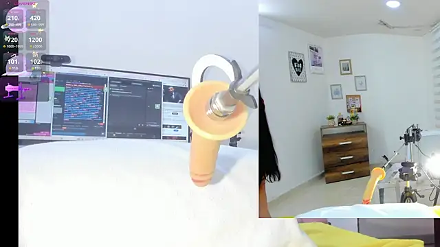 Snapshot of sofi_velez chatting on 10/10/25, 05:23 sofi velez online show from 10/10/25, 05:23