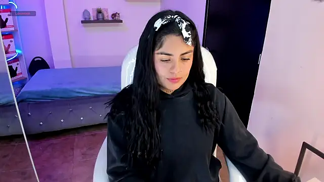Snapshot of Catalinaa_martinez chatting on 12/03/24, 08:28 Catalinaa martinez online show from 12/03/24, 08:28