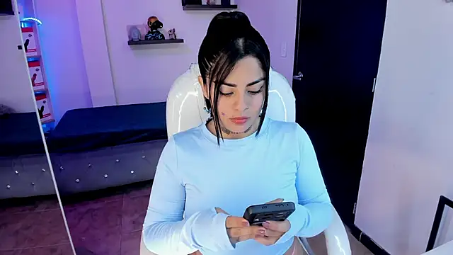 Snapshot of Catalinaa_martinez chatting on 02/07/25, 08:10 Catalinaa martinez online show from 02/07/25, 08:10