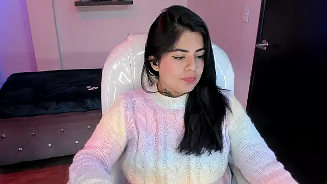 Snapshot of Catalinaa_martinez chatting on 02/25/25, 09:13 Catalinaa martinez online show from 02/25/25, 09:13