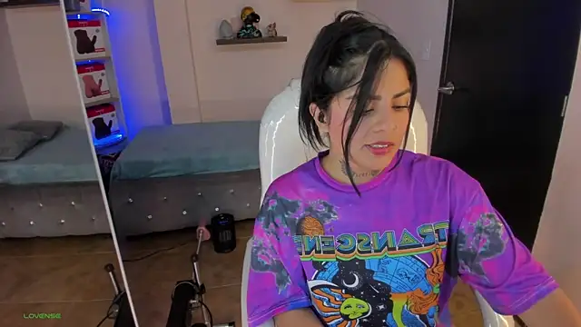 Snapshot of Catalinaa_martinez chatting on 03/21/25, 08:08 Catalinaa martinez online show from 03/21/25, 08:08
