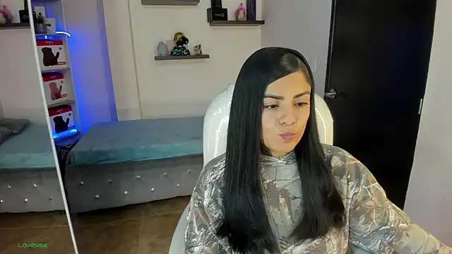 Snapshot of Catalinaa_martinez chatting on 03/22/25, 07:53 Catalinaa martinez online show from 03/22/25, 07:53