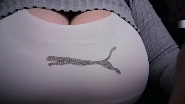 Snapshot of AnnyelinnaLove chatting on 03/21/26, 02:16 AnnyelinnaLove online show from 03/21/26, 02:16