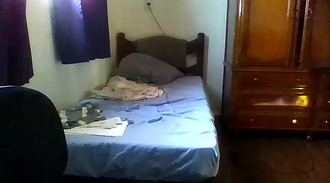 Snapshot of SAFADINHO-25 chatting on 01/19/25, 07:26 SAFADINHO-25 online show from 01/19/25, 07:26