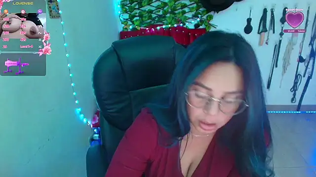 Snapshot of elektra_32 chatting on 03/12/26, 05:13 elektra 32 online show from 03/12/26, 05:13