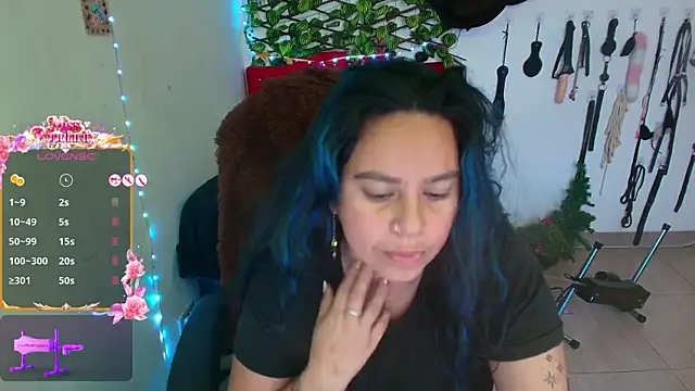 Snapshot of elektra_32 chatting on 04/03/26, 05:38 elektra 32 online show from 04/03/26, 05:38