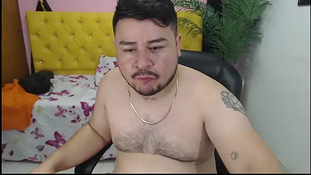 Snapshot of oso_dirty_ chatting on 12/21/24, 05:40 oso dirty  online show from 12/21/24, 05:40