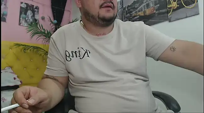 Snapshot of oso_dirty_ chatting on 12/23/24, 05:43 oso dirty  online show from 12/23/24, 05:43