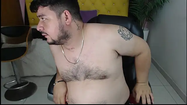 Snapshot of oso_dirty_ chatting on 01/12/25, 05:33 oso dirty  online show from 01/12/25, 05:33