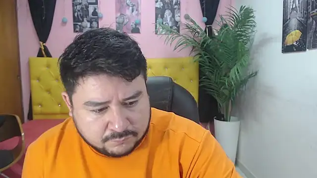 Snapshot of oso_dirty_ chatting on 02/08/25, 05:18 oso dirty  online show from 02/08/25, 05:18