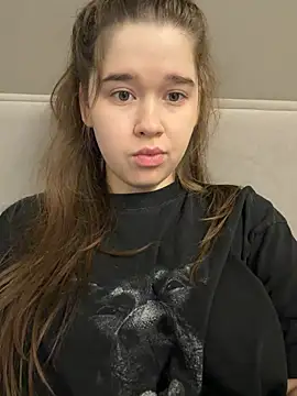 Snapshot of HornyGirlH chatting on 04/19/26, 04:34 HornyGirlH online show from 04/19/26, 04:34