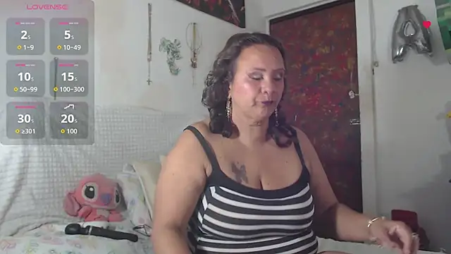 Snapshot of BiirdyDavis chatting on 10/17/25, 11:02 BiirdyDavis online show from 10/17/25, 11:02