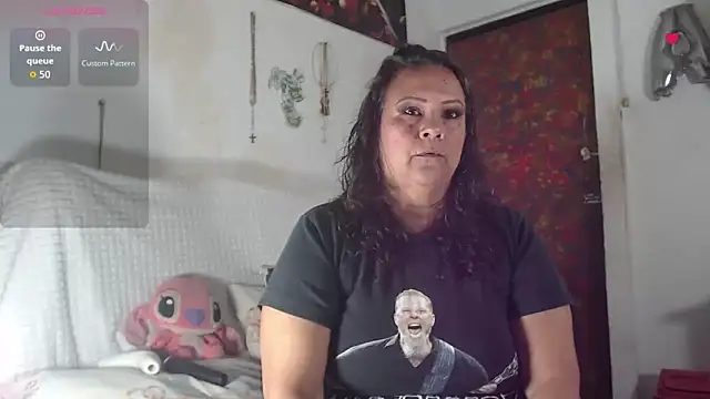 Snapshot of BiirdyDavis chatting on 10/18/25, 11:00 BiirdyDavis online show from 10/18/25, 11:00