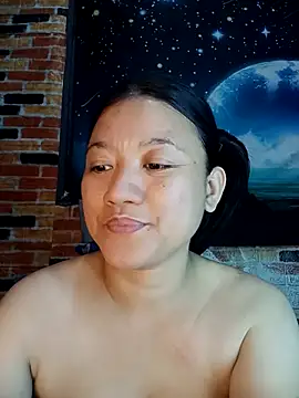 Snapshot of Urchanel chatting on 04/18/26, 05:22 Urchanel online show from 04/18/26, 05:22