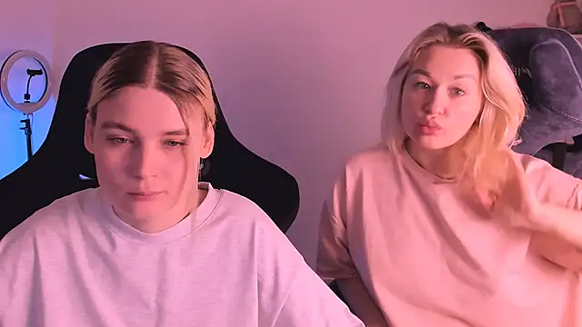 Snapshot of hotblonds chatting on 01/05/25, 03:34 hotblonds online show from 01/05/25, 03:34