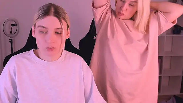 Snapshot of hotblonds chatting on 01/07/25, 04:48 hotblonds online show from 01/07/25, 04:48