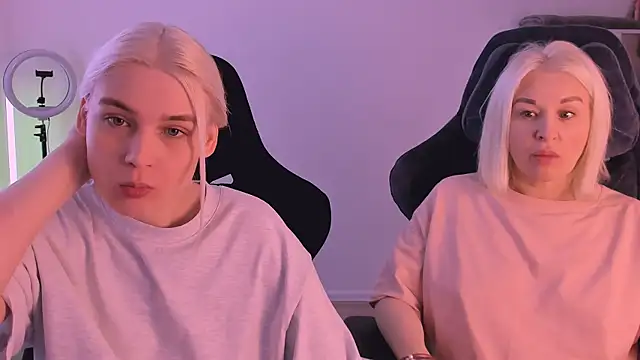 Snapshot of hotblonds chatting on 01/21/25, 11:24 hotblonds online show from 01/21/25, 11:24