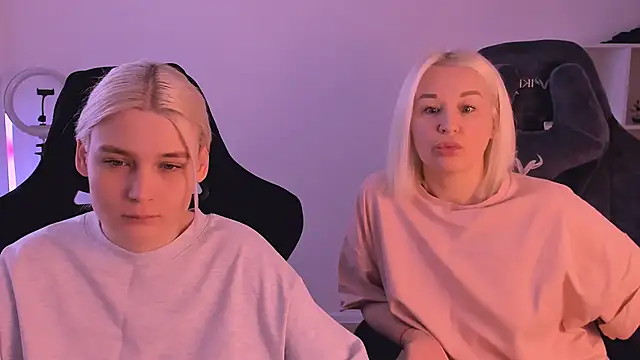 Snapshot of hotblonds chatting on 02/03/25, 12:14 hotblonds online show from 02/03/25, 12:14