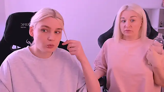 Snapshot of hotblonds chatting on 02/04/25, 11:16 hotblonds online show from 02/04/25, 11:16