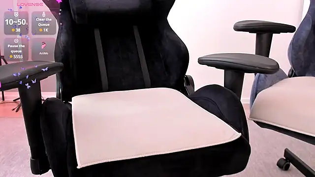 Snapshot of hotblonds chatting on 02/21/25, 08:40 hotblonds online show from 02/21/25, 08:40