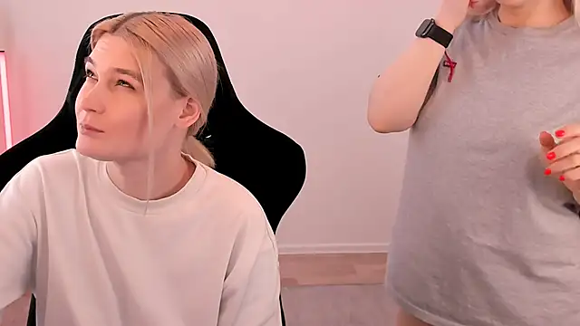 Snapshot of hotblonds chatting on 03/14/25, 10:50 hotblonds online show from 03/14/25, 10:50