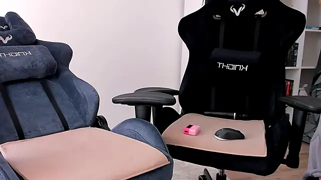 Snapshot of hotblonds chatting on 10/09/25, 11:19 hotblonds online show from 10/09/25, 11:19