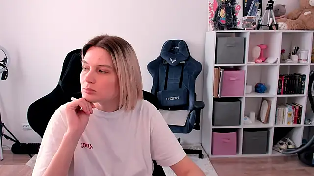 Snapshot of hotblonds chatting on 03/09/26, 11:25 hotblonds online show from 03/09/26, 11:25