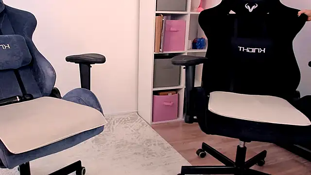 Snapshot of hotblonds chatting on 03/19/26, 11:47 hotblonds online show from 03/19/26, 11:47