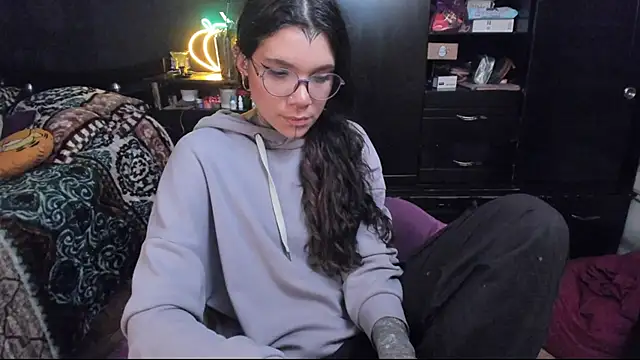 Lilmarieee online show from 02/15/25, 12:59