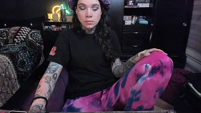 Lilmarieee online show from 02/20/25, 10:26