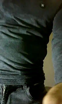 Snapshot of landy20cm chatting on 12/08/24, 04:04 landy20cm online show from 12/08/24, 04:04