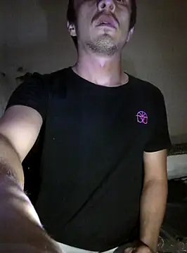 Snapshot of landy20cm chatting on 02/05/25, 08:21 landy20cm online show from 02/05/25, 08:21