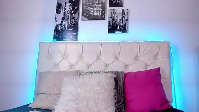 Snapshot of Amaia_Daniells chatting on 12/27/24, 07:18 Amaia Daniells online show from 12/27/24, 07:18