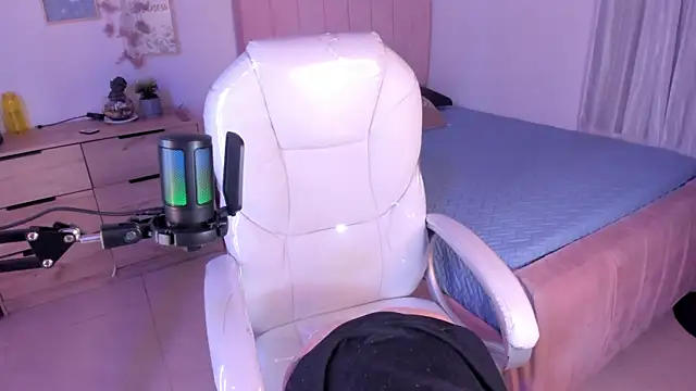 Snapshot of Amaia_Daniells chatting on 03/05/25, 03:18 Amaia Daniells online show from 03/05/25, 03:18