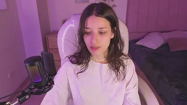 Snapshot of Amaia_Daniells chatting on 09/27/25, 04:06 Amaia Daniells online show from 09/27/25, 04:06