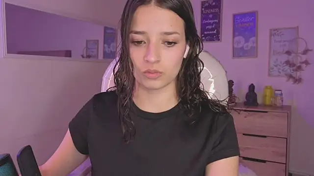 Snapshot of Amaia_Daniells chatting on 10/10/25, 03:49 Amaia Daniells online show from 10/10/25, 03:49