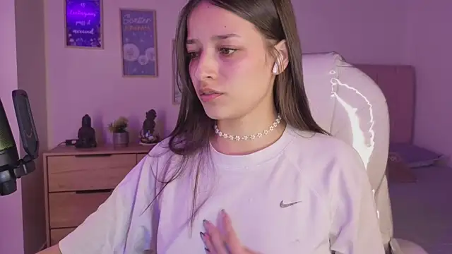 Snapshot of Amaia_Daniells chatting on 11/09/25, 04:11 Amaia Daniells online show from 11/09/25, 04:11